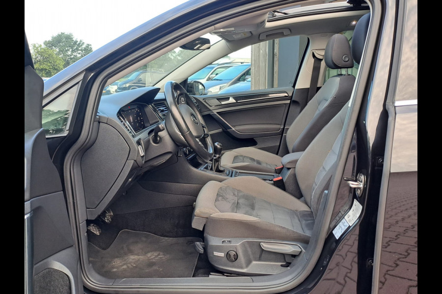 Volkswagen GOLF Variant 1.4 TSI Highline R-line | LED | Pano | Trekhaak | ACC | Navi | App-connect | Virtual |