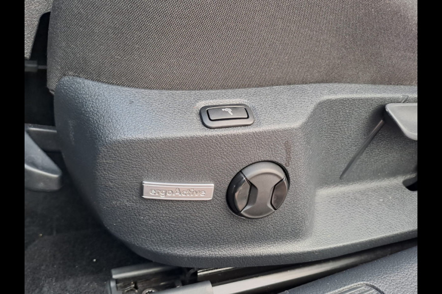 Volkswagen GOLF Variant 1.4 TSI Highline R-line | LED | Pano | Trekhaak | ACC | Navi | App-connect | Virtual |