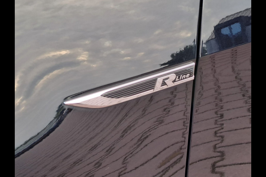 Volkswagen GOLF Variant 1.4 TSI Highline R-line | LED | Pano | Trekhaak | ACC | Navi | App-connect | Virtual |