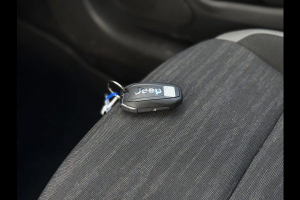 Jeep Avenger Longitude 54 kWh | Navi | Carplay | Stoelverwarming |