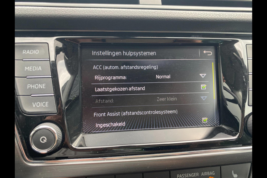 Škoda Fabia 1.0 TSI Monte Carlo | Carplay|Navigatie|ACC|Front-Assist|Stoelverw|Clima|Parkpilot|Xenon