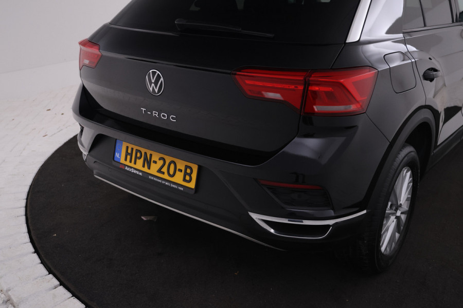 Volkswagen T-Roc 1.0 TSI Style Business extreem weinig kms!