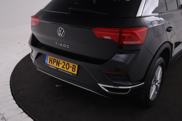 Volkswagen T-Roc 1.0 TSI Style Business extreem weinig kms!