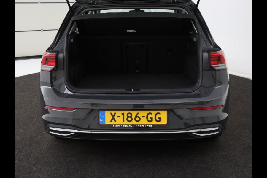 Volkswagen Golf 1.4 eHybrid Style | Stoel & stuurverwarming | Carplay | Sfeerverlichting | Massage | Memory | Parkeerhulp | Navigatie | Full LED | Adaptive cruise