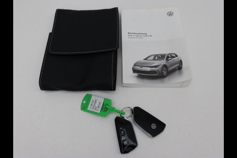 Volkswagen Golf 1.4 eHybrid Style | Stoel & stuurverwarming | Carplay | Sfeerverlichting | Massage | Memory | Parkeerhulp | Navigatie | Full LED | Adaptive cruise