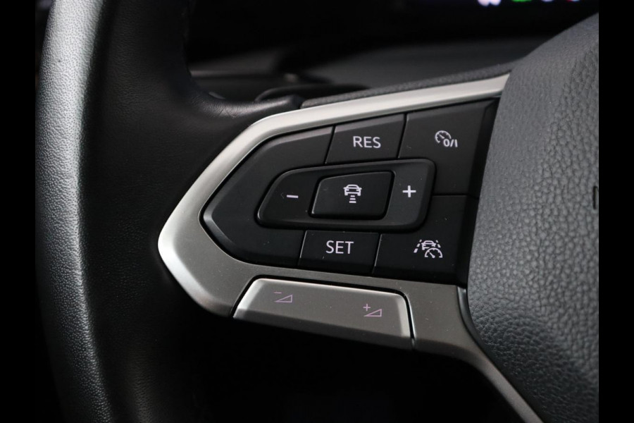 Volkswagen Golf 1.4 eHybrid Style | Stoel & stuurverwarming | Carplay | Sfeerverlichting | Massage | Memory | Parkeerhulp | Navigatie | Full LED | Adaptive cruise