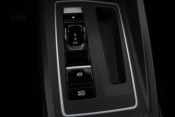 Volkswagen Golf 1.4 eHybrid Style | Stoel & stuurverwarming | Carplay | Sfeerverlichting | Massage | Memory | Parkeerhulp | Navigatie | Full LED | Adaptive cruise