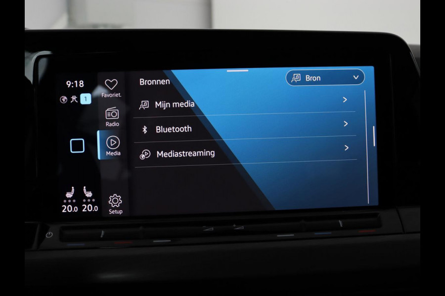 Volkswagen Golf 1.4 eHybrid Style | Stoel & stuurverwarming | Carplay | Sfeerverlichting | Massage | Memory | Parkeerhulp | Navigatie | Full LED | Adaptive cruise