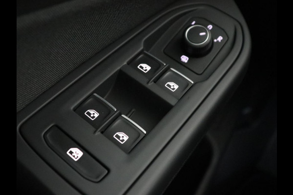 Volkswagen Golf 1.4 eHybrid Style | Stoel & stuurverwarming | Carplay | Sfeerverlichting | Massage | Memory | Parkeerhulp | Navigatie | Full LED | Adaptive cruise