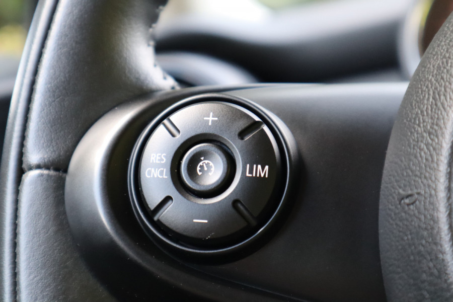 MINI Mini 1.5 Cooper Salt | Navi | Cruise control |