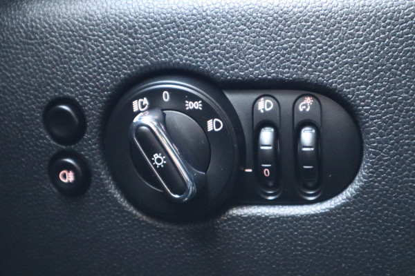 MINI Mini 1.5 Cooper Salt | Navi | Cruise control |