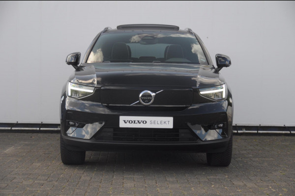 Volvo XC40 408PK Automaat Recharge Twin Ultimate / Adaptieve cruise control/ Panoramadak/ Elektrische stoelen met geheugen/ BLIS/ Elektrische achterklep/ Parkeersensoren met 360 Camera/ Stoel en stuurwielverwarming/ Mistlampen/ Luxe bekleding/ 20" Velgen/ Harman kardon audio/ Apple carplay