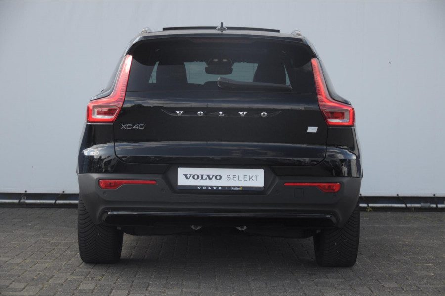 Volvo XC40 408PK Automaat Recharge Twin Ultimate / Adaptieve cruise control/ Panoramadak/ Elektrische stoelen met geheugen/ BLIS/ Elektrische achterklep/ Parkeersensoren met 360 Camera/ Stoel en stuurwielverwarming/ Mistlampen/ Luxe bekleding/ 20" Velgen/ Harman kardon audio/ Apple carplay