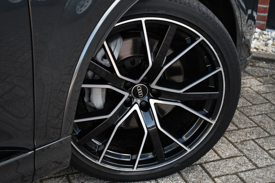 Audi Q7 55 TFSI quattro S-Line 7-persoons Pano S-zetels Trekh ACC HUD B&O 360 Soft-close