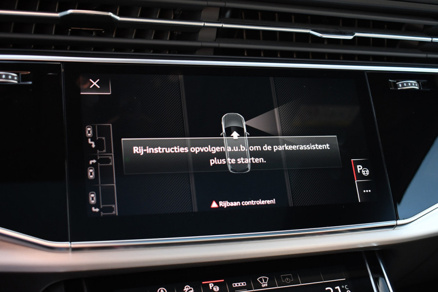 Audi Q7 55 TFSI quattro S-Line 7-persoons Pano S-zetels Trekh ACC HUD B&O 360 Soft-close