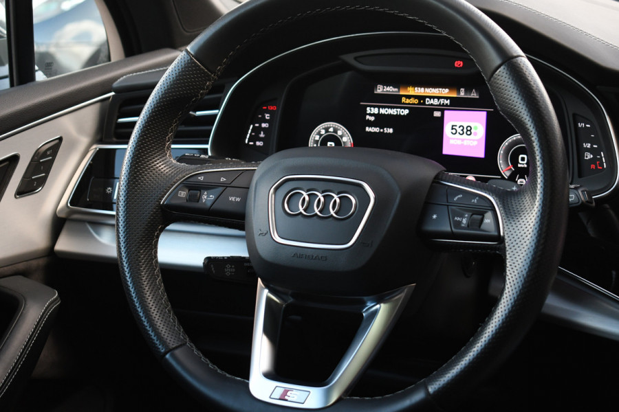 Audi Q7 55 TFSI quattro S-Line 7-persoons Pano S-zetels Trekh ACC HUD B&O 360 Soft-close