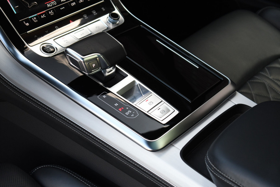 Audi Q7 55 TFSI quattro S-Line 7-persoons Pano S-zetels Trekh ACC HUD B&O 360 Soft-close