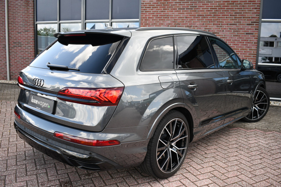 Audi Q7 55 TFSI quattro S-Line 7-persoons Pano S-zetels Trekh ACC HUD B&O 360 Soft-close