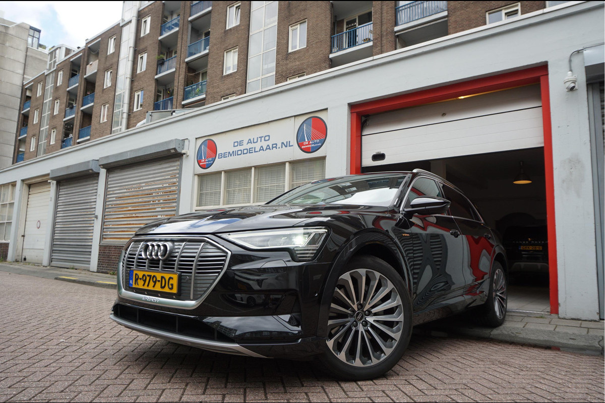Audi e-tron 55 quattro Advanced edition Plus 95 kWh | NL AUTO | 1ste Eigenaar | Onderhoudscontract 8/2028 | Panoramadak | Luchtvering | Vollederen interieur | Trekhaak | Audi e-tron 55 quattro Advanced edition Plus 95 kWh | NL AUTO | 1ste Eigenaar | Onderhoudscontract 8/2028 | Panoramadak | Luchtvering | Vollederen interieur | Trekhaak |