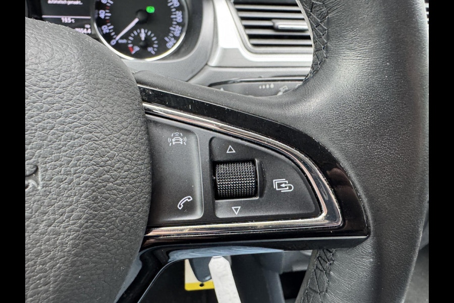 Škoda Rapid Spaceback 1.2 TSI Greentech Drive | Navigatie | Trekhaak | Parkeersensoren | Lichtmetalen Velgen |