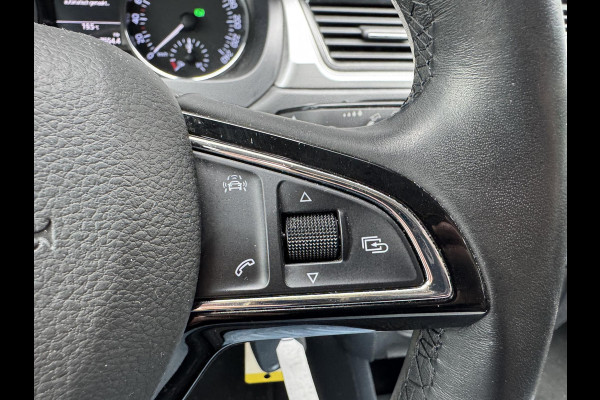 Škoda Rapid Spaceback 1.2 TSI Greentech Drive | Navigatie | Trekhaak | Parkeersensoren | Lichtmetalen Velgen |
