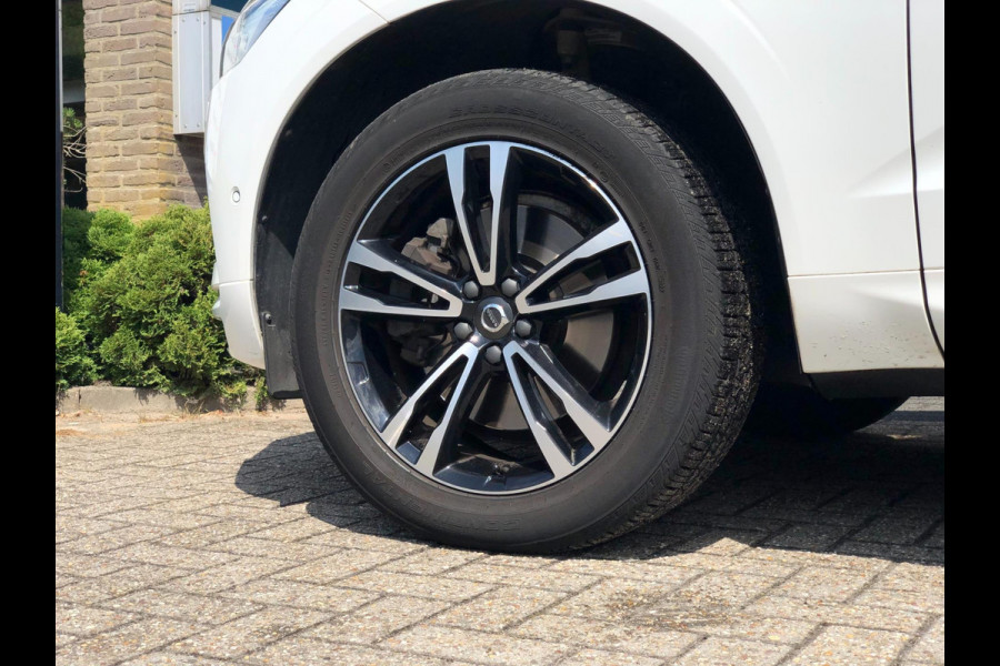 Volvo XC60 2.0 T6 AWD Momentum | Pano, Luchtvering, 360 Camera, Stoelverw., Carplay/Android, Virt. Cockp. | 1e Eigenaar |