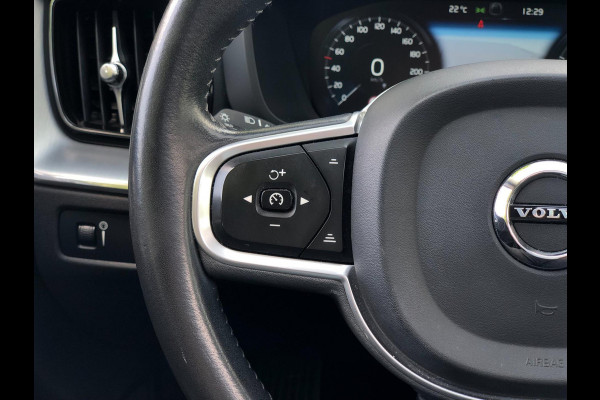 Volvo XC60 2.0 T6 AWD Momentum | Pano, Luchtvering, 360 Camera, Stoelverw., Carplay/Android, Virt. Cockp. | 1e Eigenaar |
