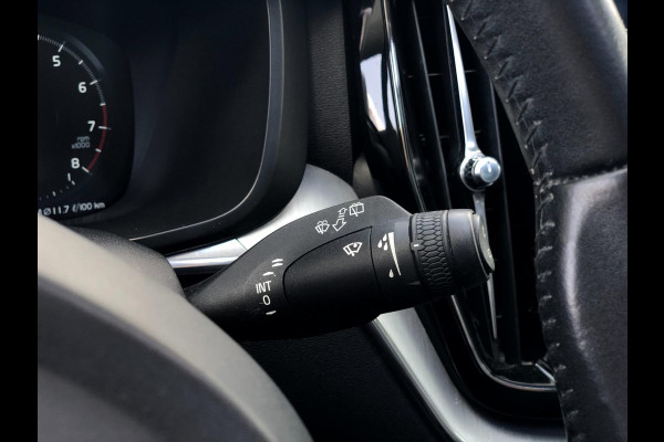Volvo XC60 2.0 T6 AWD Momentum | Pano, Luchtvering, 360 Camera, Stoelverw., Carplay/Android, Virt. Cockp. | 1e Eigenaar |