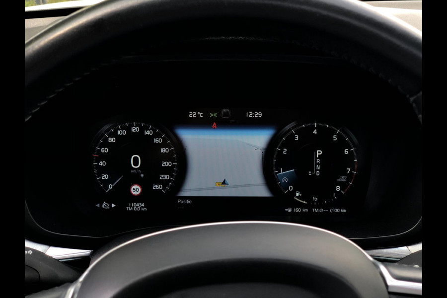 Volvo XC60 2.0 T6 AWD Momentum | Pano, Luchtvering, 360 Camera, Stoelverw., Carplay/Android, Virt. Cockp. | 1e Eigenaar |