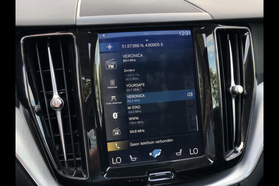 Volvo XC60 2.0 T6 AWD Momentum | Pano, Luchtvering, 360 Camera, Stoelverw., Carplay/Android, Virt. Cockp. | 1e Eigenaar |