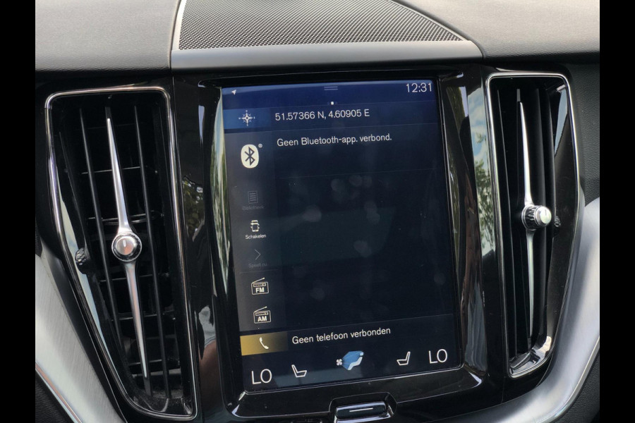 Volvo XC60 2.0 T6 AWD Momentum | Pano, Luchtvering, 360 Camera, Stoelverw., Carplay/Android, Virt. Cockp. | 1e Eigenaar |