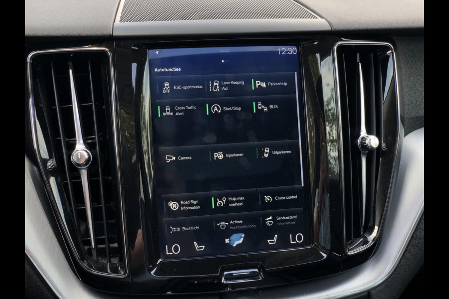 Volvo XC60 2.0 T6 AWD Momentum | Pano, Luchtvering, 360 Camera, Stoelverw., Carplay/Android, Virt. Cockp. | 1e Eigenaar |