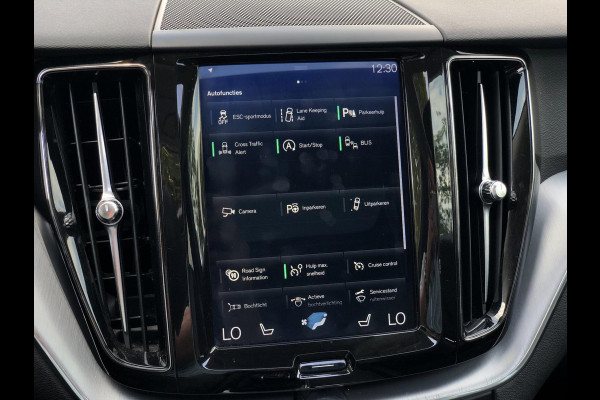 Volvo XC60 2.0 T6 AWD Momentum | Pano, Luchtvering, 360 Camera, Stoelverw., Carplay/Android, Virt. Cockp. | 1e Eigenaar |