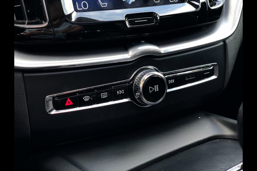 Volvo XC60 2.0 T6 AWD Momentum | Pano, Luchtvering, 360 Camera, Stoelverw., Carplay/Android, Virt. Cockp. | 1e Eigenaar |