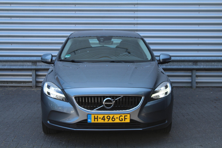 Volvo V40 1.5 T2 123pk Momentum Automaat Clima Cruise Navi Camera 17"LMV