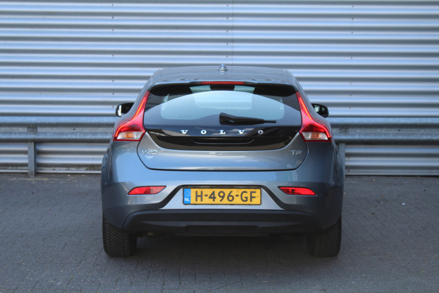Volvo V40 1.5 T2 123pk Momentum Automaat Clima Cruise Navi Camera 17"LMV