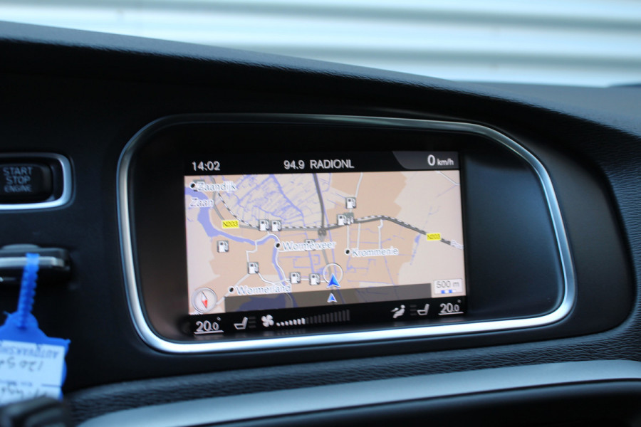 Volvo V40 1.5 T2 123pk Momentum Automaat Clima Cruise Navi Camera 17"LMV