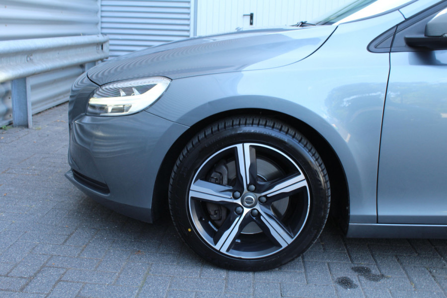 Volvo V40 1.5 T2 123pk Momentum Automaat Clima Cruise Navi Camera 17"LMV