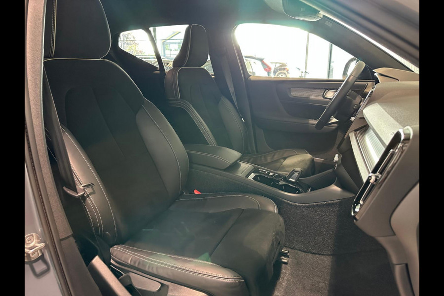 Volvo XC40 T3 Aut. R-Design ACC Trekhaak Parkeercamera 156pk
