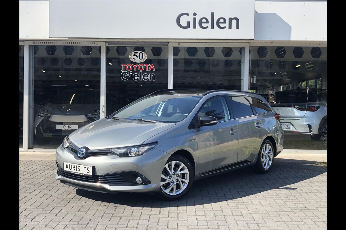 Toyota Auris Touring Sports 1.8 Hybrid Black Edition Go | Trekhaak, Parkeersensoren, Navigatie, Keyless, Safety Sense, Camera Toyota Auris Touring Sports 1.8 Hybrid Black Edition Go | Trekhaak, Parkeersensoren, Navigatie, Keyless, Safety Sense, Camera