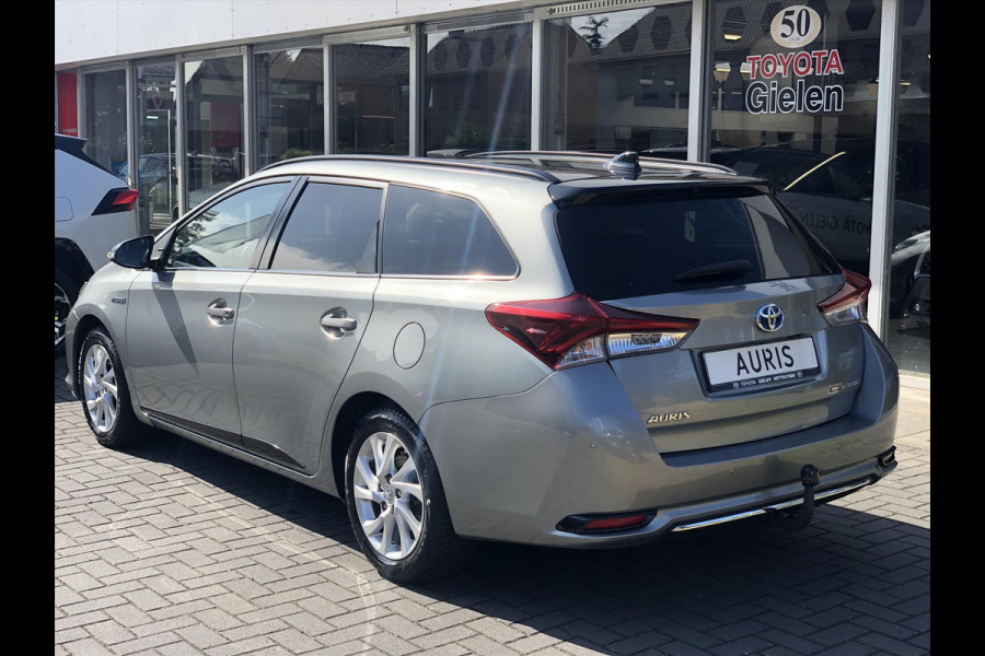 Toyota Auris Touring Sports 1.8 Hybrid Black Edition Go | Trekhaak, Parkeersensoren, Navigatie, Keyless, Safety Sense, Camera