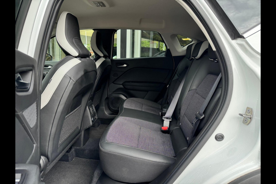 Renault Captur 1.6 E-Tech full hybrid 145 techno Groot navi / clima / Full LED / Lage km stand!