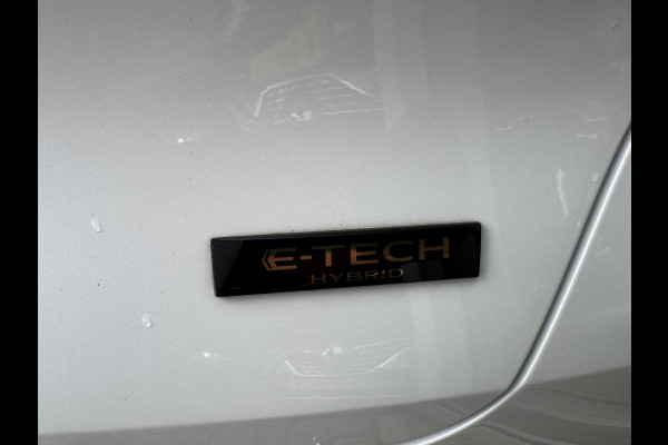 Renault Captur 1.6 E-Tech full hybrid 145 techno Groot navi / clima / Full LED / Lage km stand!