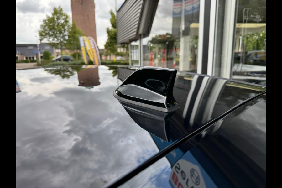 Renault Captur 1.6 E-Tech full hybrid 145 techno Groot navi / clima / Full LED / Lage km stand!