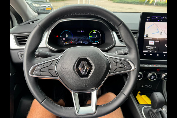Renault Captur 1.6 E-Tech full hybrid 145 techno Groot navi / clima / Full LED / Lage km stand!