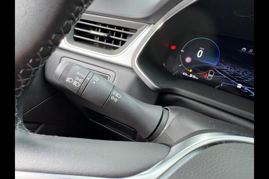 Renault Captur 1.6 E-Tech full hybrid 145 techno Groot navi / clima / Full LED / Lage km stand!