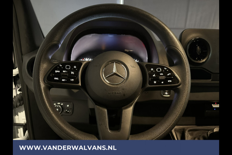 Mercedes-Benz Sprinter 317 CDI 170pk L3H2 Euro6 Airco | Camera | Apple Carplay | Cruisecontrol | Stoelverwarming Android Auto, Parkeersensoren, Bijrijdersbank,