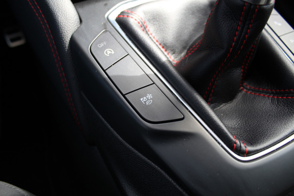 Ford Kuga 1.5 EcoBoost 150PK ST-Line X | Head-up | Navigatie | BLIS | B&O | Adaptieve Cruise