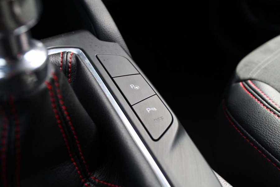 Ford Kuga 1.5 EcoBoost 150PK ST-Line X | Head-up | Navigatie | BLIS | B&O | Adaptieve Cruise