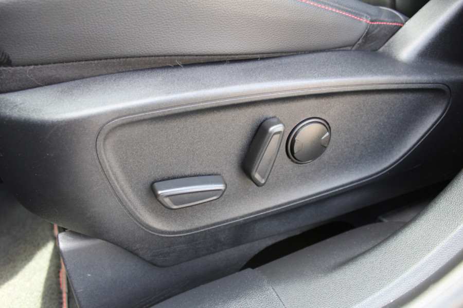 Ford Kuga 1.5 EcoBoost 150PK ST-Line X | Head-up | Navigatie | BLIS | B&O | Adaptieve Cruise